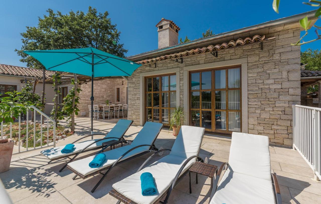 Family Villa Lipica With Private Pool And Jacuzzi Pazin Ngoại thất bức ảnh